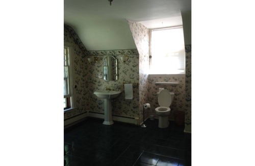 Stottville House | Victorian beauty near Hudson, NY