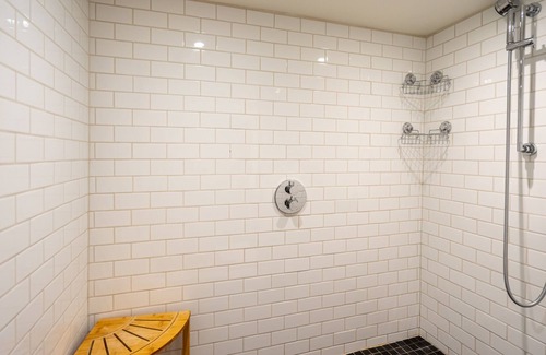 Trinity - Bellwoods House | Victorian Charm Meets Modern Luxury 4-Bedroom Trinity Bellwoods Haven Awaits!