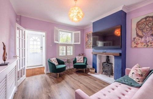 Windsor House | Victorian Cottage, Close 2 All The Sights, Parking