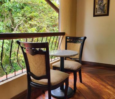 Roble Bed & Breakfast | Victorian House