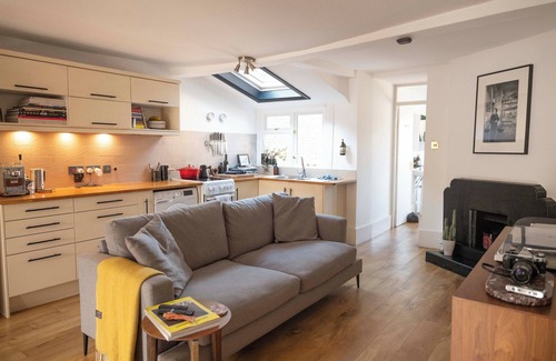 Bloomsbury Apartment | Victorian loft apartment on quiet street in Bloomsbury