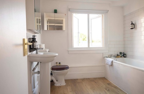 Bloomsbury Apartment | Victorian loft apartment on quiet street in Bloomsbury