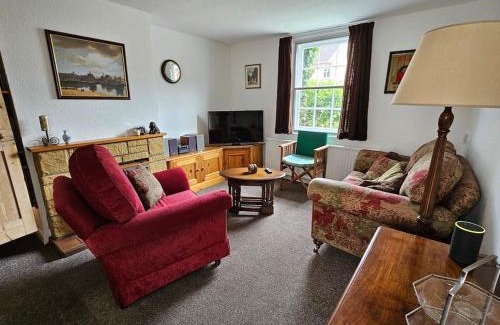 Stony Stratford House | Victorian Retro Cottage in Stony Stratford Centre