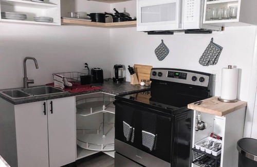 Buffalo House | Victorian Spacious 4-bedroom mansion in University Heights across UB with WiFi