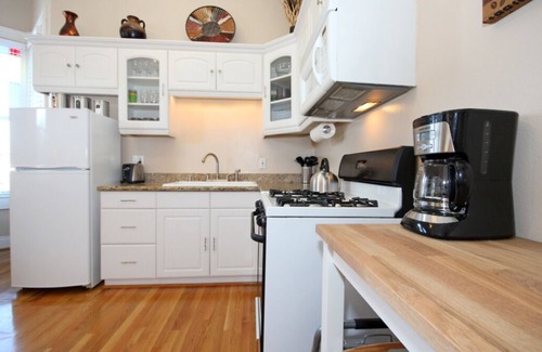 Sherman Heights Condo | Victorian Unit with Loft - Minutes. to DT, Conv Center, Balboa Park, Beach, Zoo
