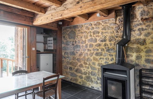 Samoens House | Vieille Remise Rénovée en Duplex Écologique sur un Coteau Ensoleillé de Montagne