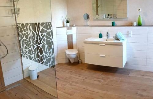 Altenhagen Apartment | Viel Harmonie - Moderne Ferienwohnung nahe Steinhude mit Terrasse