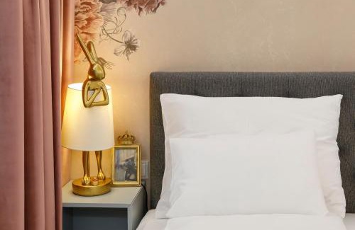 Innere Stadt Apartment | Vienna Hideaways - Boutique Stay with Secret Courtyard Access