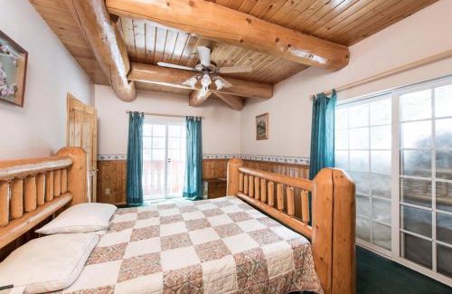 Big Creek House | Vienna Villa - 3 Bed 3 Bath Vacation home in Shaver Lake
