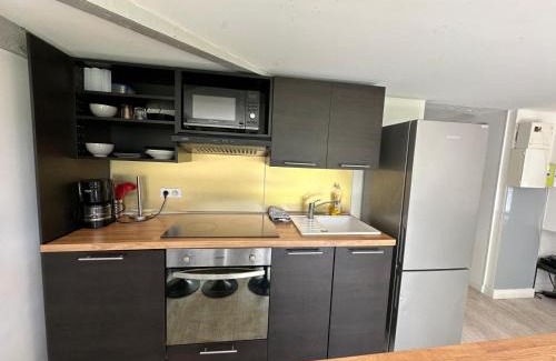 Coteaux Ouest Apartment | Viens dans mon beau jardin ! 012