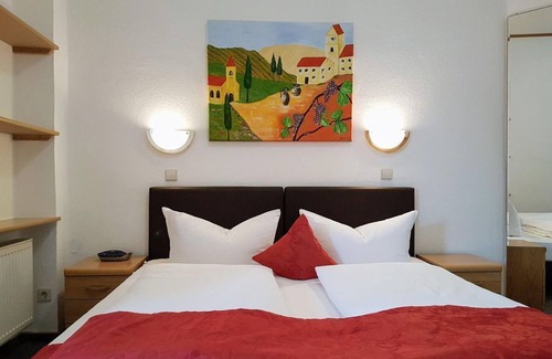 Zilshausen Bed & Breakfast | Vierbettzimmer, Dusche, WC, Standard - Landgasthof Zur Post