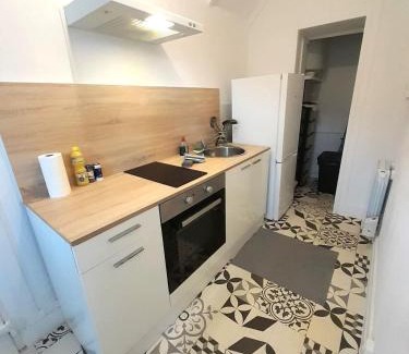 Vierzon Apartment | Vierzon 5 bel apart-1chb-4pers-wifi-gare