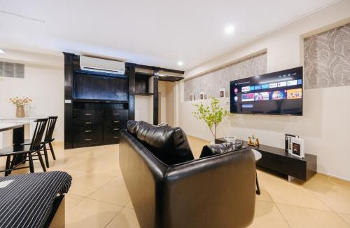 Hang Bai Apartment | VietHOME - 202 The Loft for 4 pax