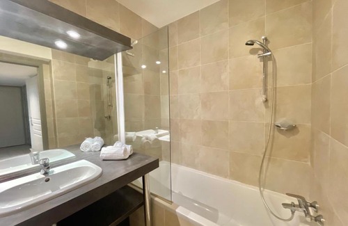 Le Suquet Apartment | Vieux Port One Bedroom Apartment A08