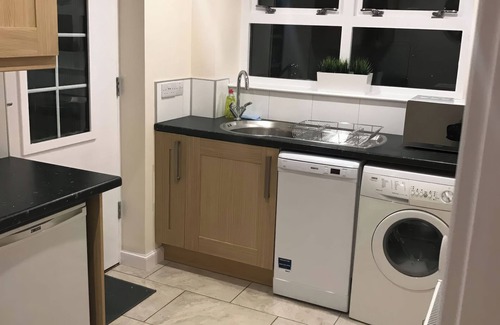 Inverness City Centre Cottage | VIEW COTTAGE, family friendly, with a garden in Inverness