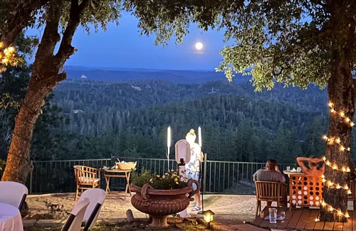 Cedar Ridge House | View Forever Vineyards Big House