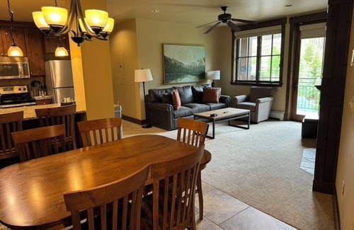 Breckenridge Condo | View of High Peaks, Pristine Setting, Ski-in/out, Indoor Pkg, Steps to Lift