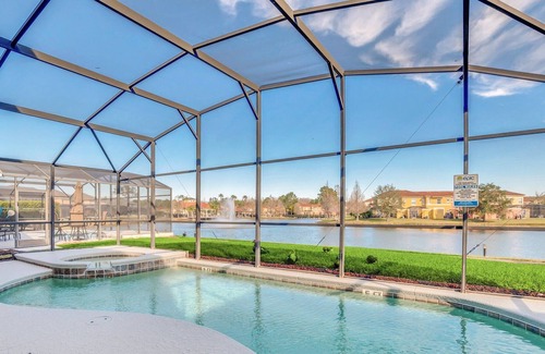 Indian Point House | View of Lake - Spacious Kitchen - private pool!