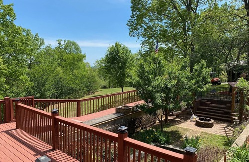 Cleveland House | View of the Mountains at Paradise Lost w a Massive Deck near Wineries & Helen Ga
