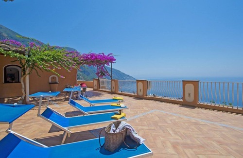 Chiesa Nuova Villa | View of the sea from the terrace.