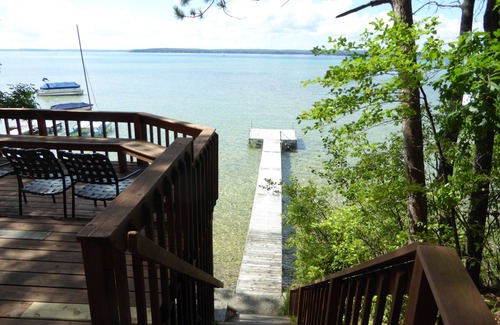 Higgins Lake Cottage | View, private lakefront, deck & dock, quiet forest. Beautiful cottage and lake