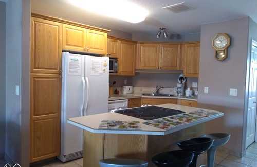 Okanagan-Similkameen Condo | View/Walk to sandy Skaha Lake beach + rest at Christie Memorial Provincial Park