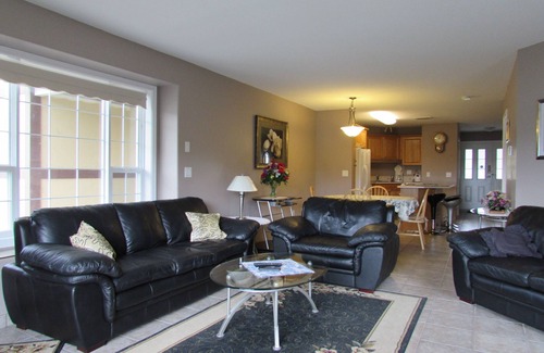 Okanagan-Similkameen Condo | View/Walk to sandy Skaha Lake beach + rest at Christie Memorial Provincial Park