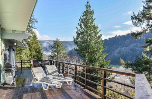 Orick House | Viewcrest Retro Country Home