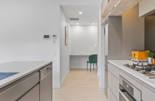 Gosford Apartment | Viewpoint - Gosford Panorama Water & Stadium Views