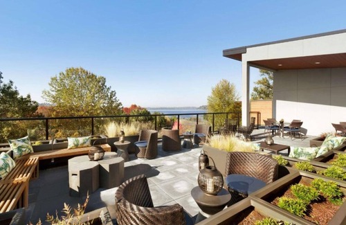 Renton House | VIEWS ACROSS LAKE WASHINGTON