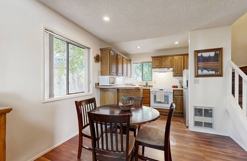 Elkhorn Village Condo | Views and recreation: Sun Valley condo with pool, sauna, tennis and hot tub!