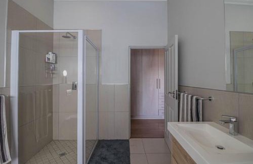 Lone Hill Villa | Views at Schoeman