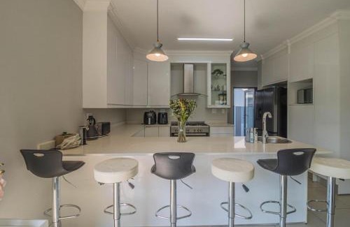 Lone Hill Villa | Views at Schoeman