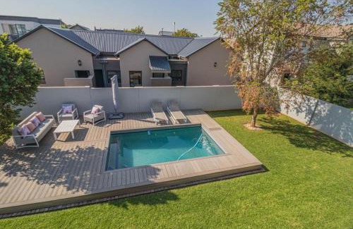 Lone Hill Villa | Views at Schoeman