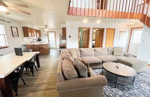 Thayerville House | Views & Brews