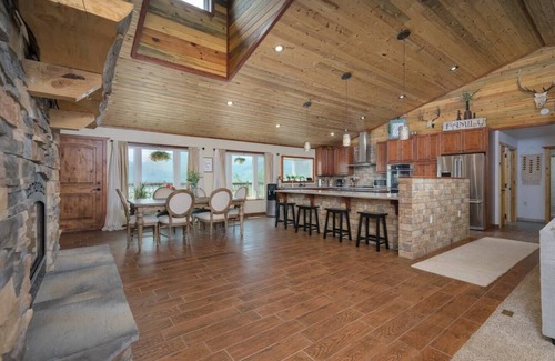 Anaconda House | Views for Miles; Ski Disco