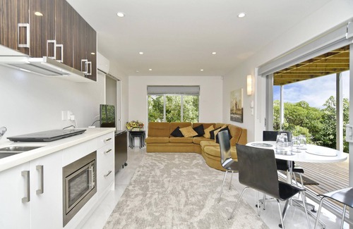 Mount Pleasant Apartment | Views from Cannon Hill - Privacy plus in this renovated modern townhouse.
