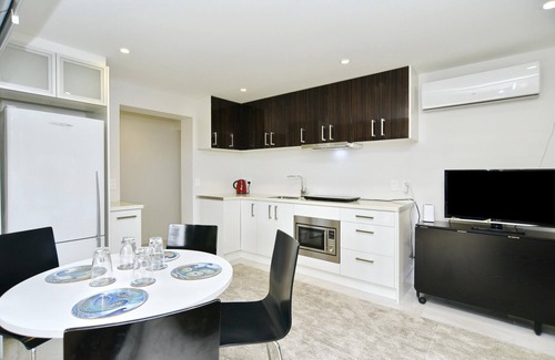 Mount Pleasant Apartment | Views from Cannon Hill - Privacy plus in this renovated modern townhouse.