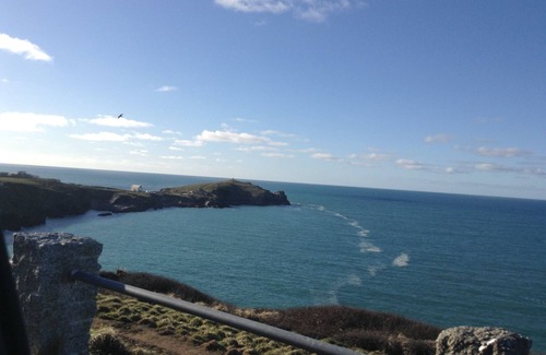 Newquay House | VIEWS OF FISTRAL BEACH -Outdoor space SWIMMING POOL +gardens