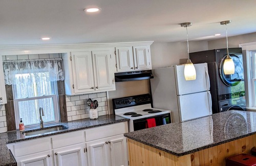 Mara Vista House | Views of Great Pond - Walk to beach