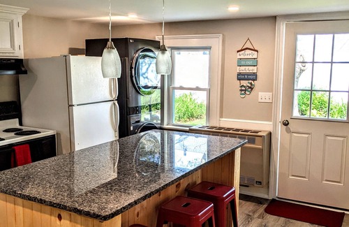 Mara Vista House | Views of Great Pond - Walk to beach