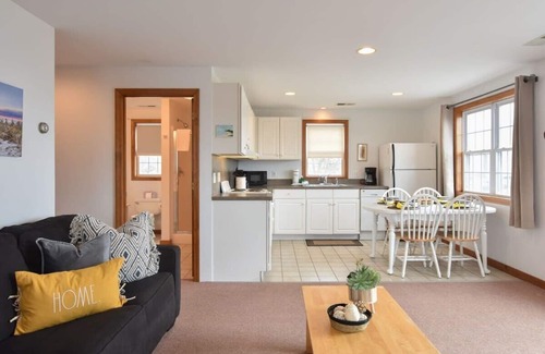 North Truro House | Views of the Bay Private Beach Access!