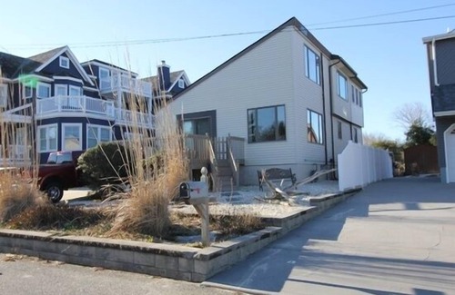 Town Bank House | Views of the Delaware Bay. One house away from Bayside's free beach