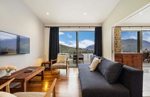 Queenstown Apartment | Views on the Top