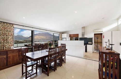 Queenstown Apartment | Views on the Top