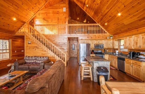 Almond Cabin | Views Over Lake Fontana | Sleeps 16