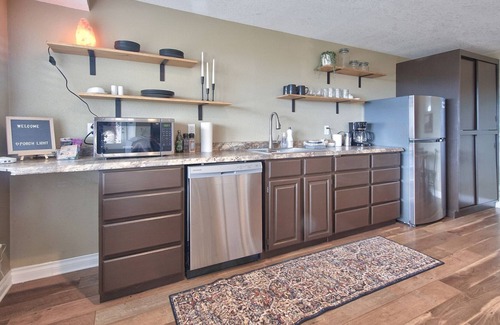 Hillsboro Apartment | Views | Peaceful | Wineries