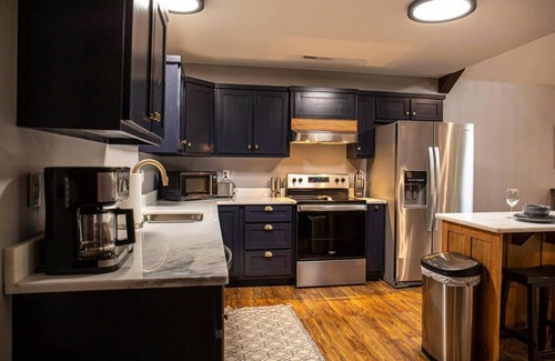 Mentone Cabin | VIEWS! Sunset l Large Deck l 2mi to Downtown