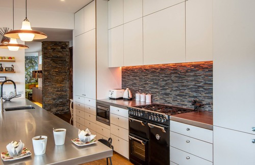 Akaroa Cottage | Views Views Views - Taka Retreat - Akaroa Home