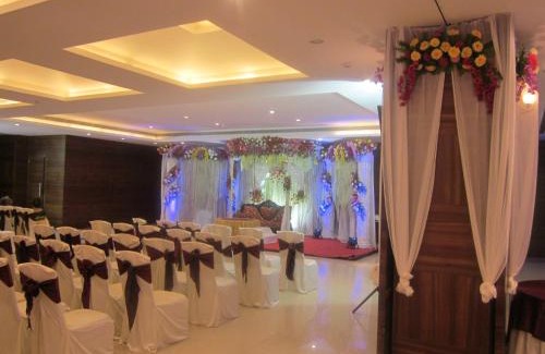 Patna Hotel | Vijaya Tej Clarks Inn